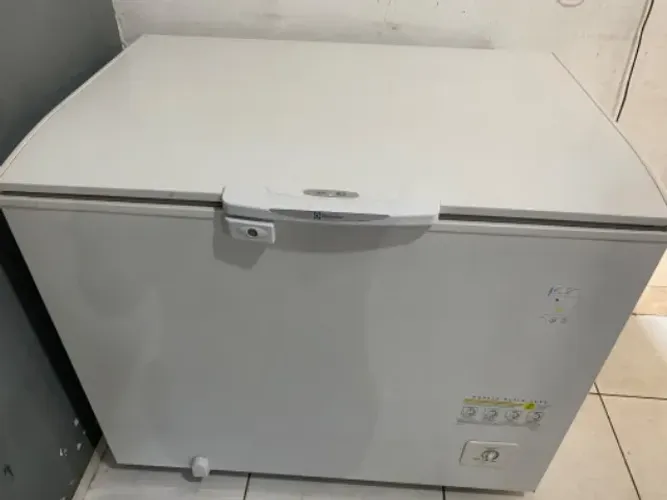 Freezer com um ano de uso