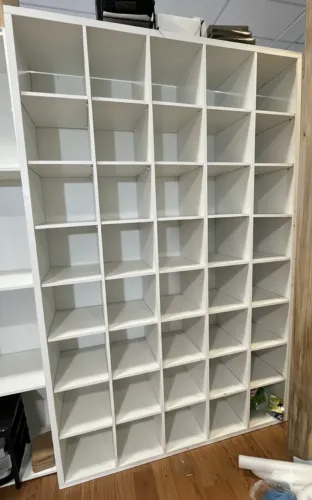 Armário Expositor/Organizador Modular Branco - Amplo e Moderno!