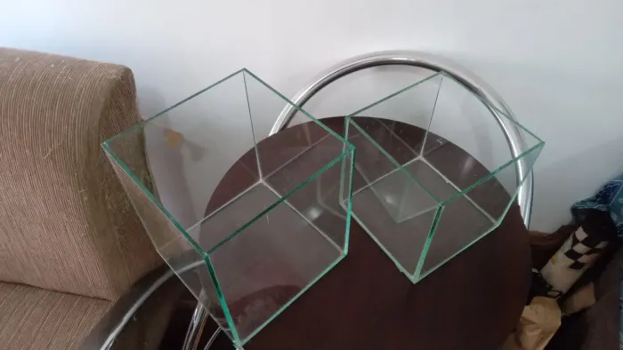 Jarras cubos de vidro