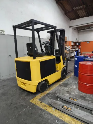Empilhadeira Elétrica Caterpiller/Mitsubishi 2FBC25E