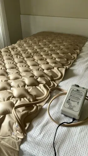 colchão pneumático para tratamento de escarras na caixa