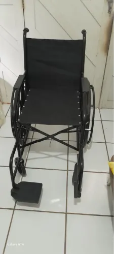 Cadeira de rodas nova 