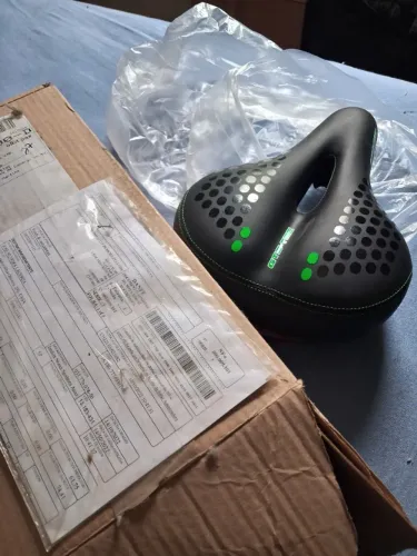 vendo um selim GTS forma largo pra bike sem canote novo sem uso !!!!