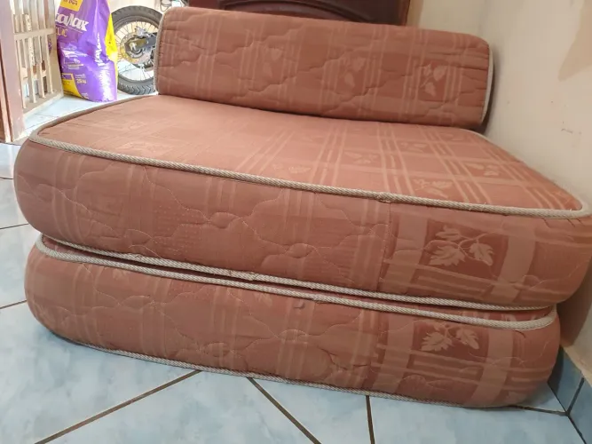 Sofá Cama 2 Lugares -  Conforto e praticidade!