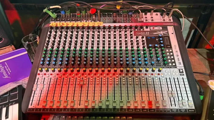  Soundcraft signature mtk22 grava multi track