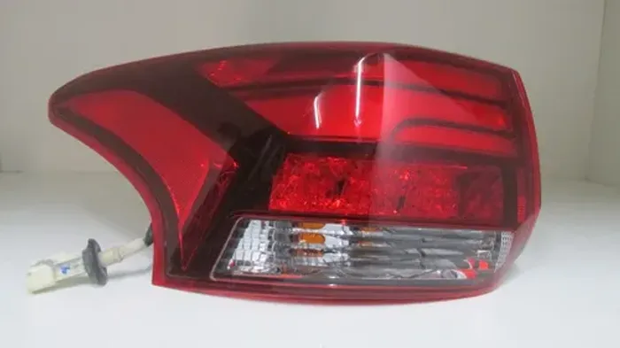 Lanterna Mitsubishi Outlander 2014/2015 Led 20072355