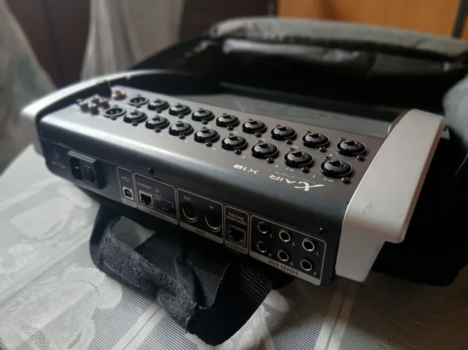 X18 air behringer 