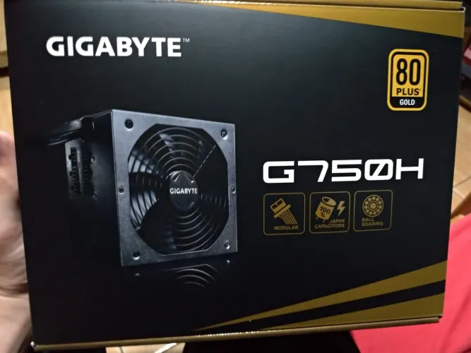Fonte GIGABYTE 750W 80 plus Gold 