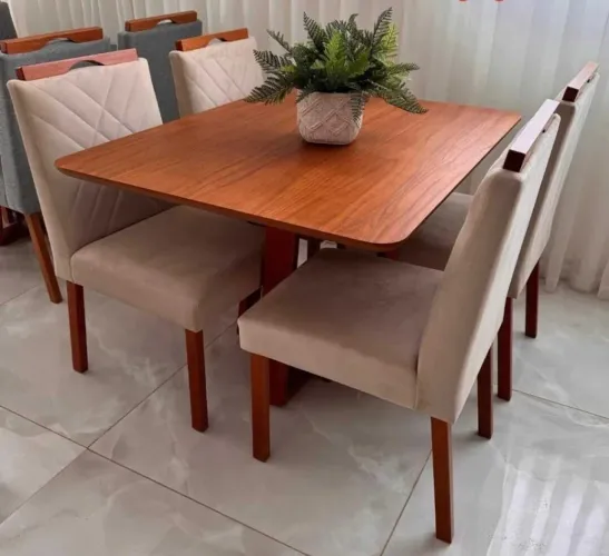 Mesa de jantar com 4 cadeiras