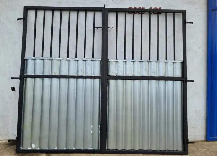 Portão de duas bandas para garagem de 2.10x2.40