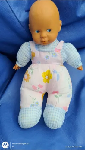 Boneca Vintage com Roupa Floral