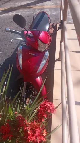 Vendo Honda biz ano 2013/2013