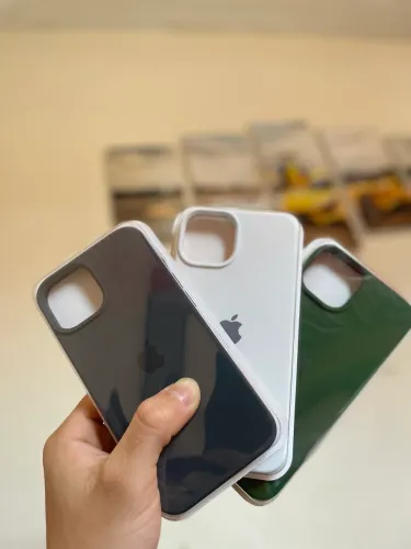 IPHONE 3 CASES POR 30R$