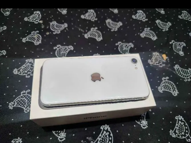 Vende-se IPhone SE, 2°  Geração (2020)