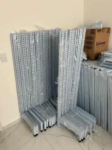 GÔNDOLAS PARA COMÉRCIO