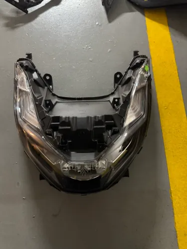 FAROL PCX 2026 COM DETALHE
