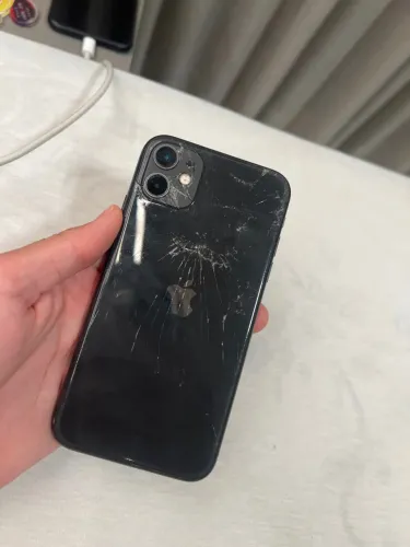 iPhone 11 quebrado