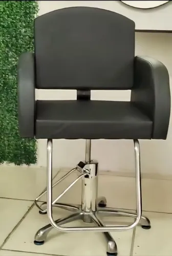 Poltrona Cadeira Salão Beleza- barbearia -Cabeleireiro Madri Fixa