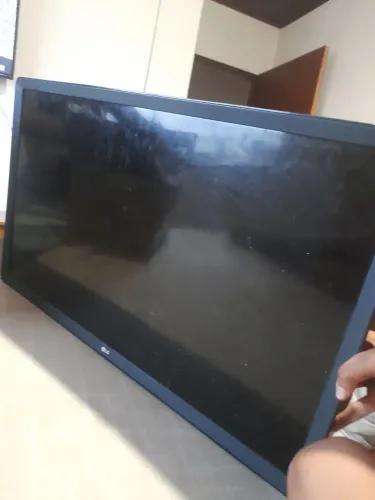 Smart TV LED HD 32 polegadas para Retirada de Peças / Conserto