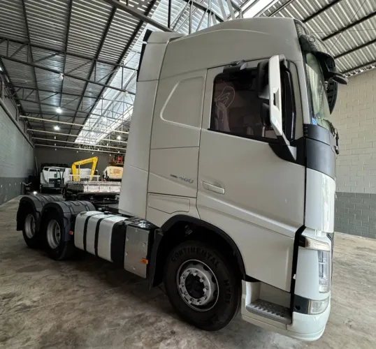 VOLVO FH 460 GLOBERTROTER 6X2 COMPLETA REPASSE DIVIDA