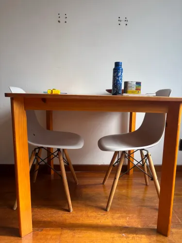 Mesa e 2 cadeiras