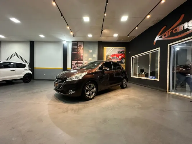 Peugeot 208 Griffe 1.6 Flex 16V 5P Aut. 2014