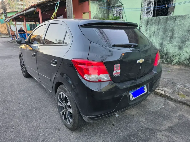 Chevrolet Onix JOY Hatch 1.0 8V Flex Mec. 4P 2018