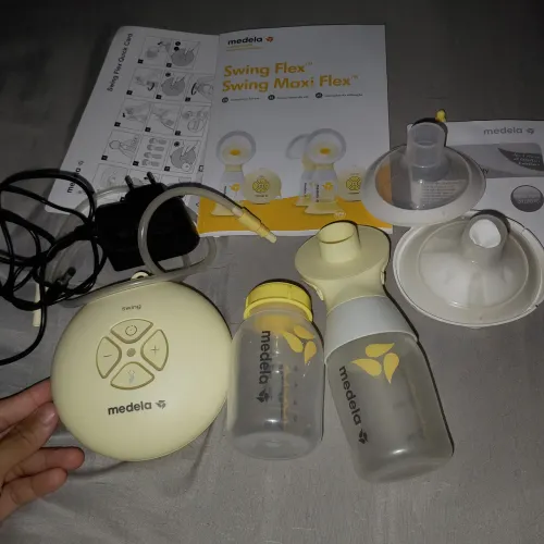Bomba extratora de leite Medela.