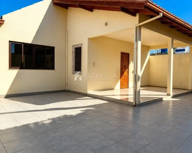 Casa 05 dormitórios no bairro Passa Vinte, Palhoça.