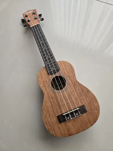 Ukulele Shelby