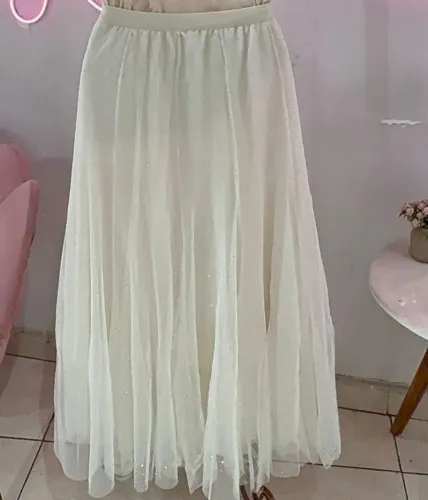 Saia de Tule com brilho. Off white Tam G/GG