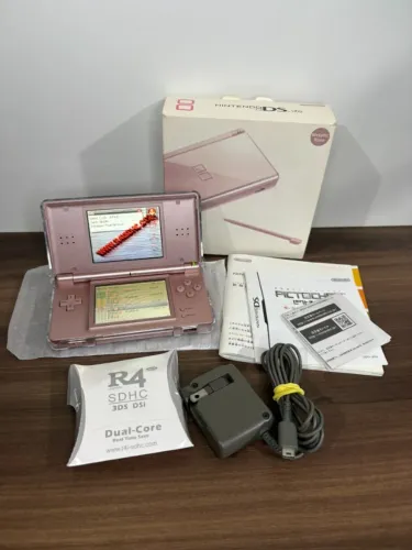 Nintendo DS Lite Rosa R4 com Jogos na Caixa Completo