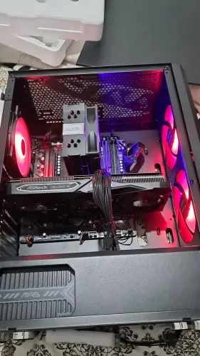 PC GAMER CAPTAIN AMD Ryzen 7 5700X / AMD Radeon RX 7600 / 16GB DDR4 / SSD 512GB NVME