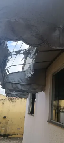 Oportunidade!!!! Para desocupar o local, vendo 3 toldos.