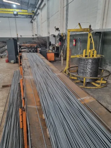 MÁQUINA DE SOLDAR COLUNAS PRONTAS