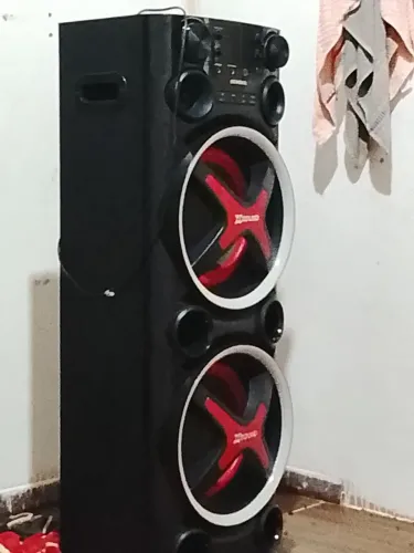 Vendo uma caixa de som amplificada da mundial