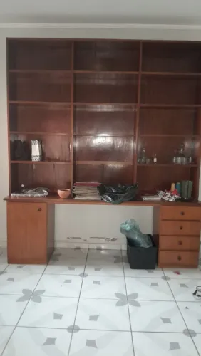 Vendo Estante em Madeira Maciça 