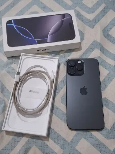 iPhone 16 pro Max 256 GB - black titanium