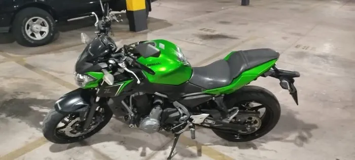 Kawasaki Z 650 ABS - Baixo KM - Impecável
