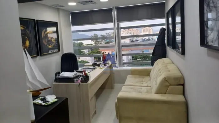 Sala mobiliada para venda no A5 Offices, Recreio dos Bandeirantes, Rio de Janeiro, RJ