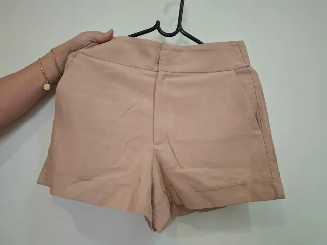 Roupas semi novas