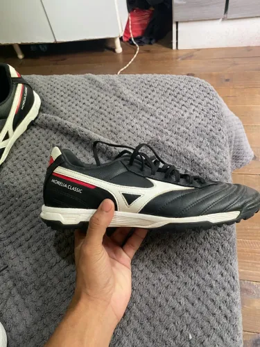 Chuteira Mizuno 42