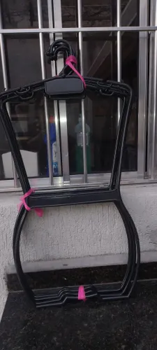 Cabides meio corpo