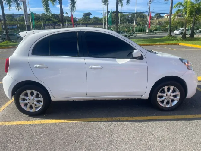 Nissan March SV 1.0 16V Flex Fuel 5P 2015