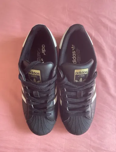 Tênis Adidas Superstar