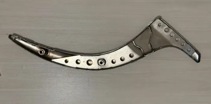 Protetor cromado de escapamento para moto