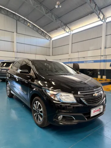 Chevrolet Onix Hatch LTZ 1.4 8V Flex Power Aut. 4P 2015