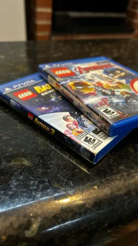 Jogos de Ps Vita - Lego Batman 3 / Lego Avengers