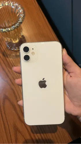 iPhone 11 única dona todo original 