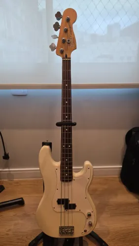 Fender Precision MIM